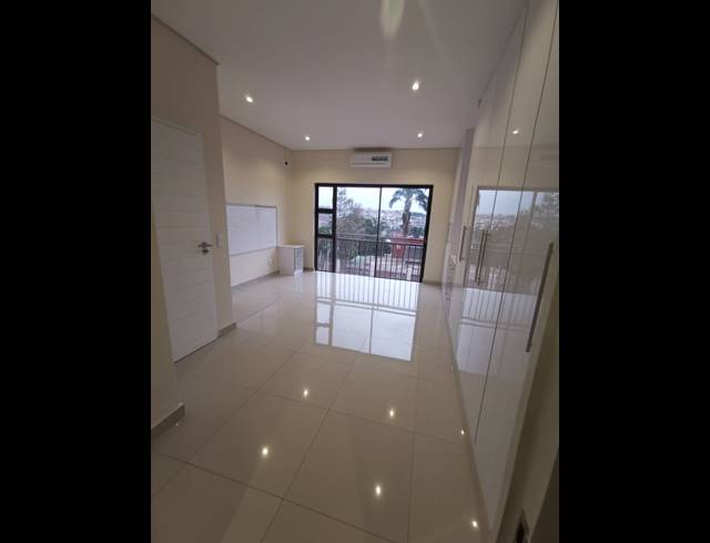 3 BEDROOM APARTMENT TO LET IN OVERPORT